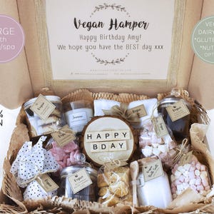 VEGAN personalisierter Lebensmittelkorb, Korb, Geschenk, Milchfrei (Gluten-freie, nussfreie Optionen). Vegetarisch, Schokolade, Leckerli-Box, Familie, Geburtstag