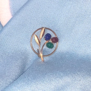 Vintage Gold Fill Floral Brooch: Rose Carved Stones
