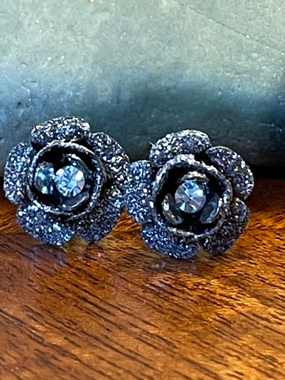 Derrick rose earrings top