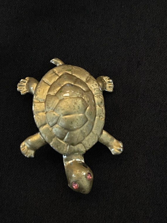 Darling vintage gold tone turtle with pink rhines… - image 3