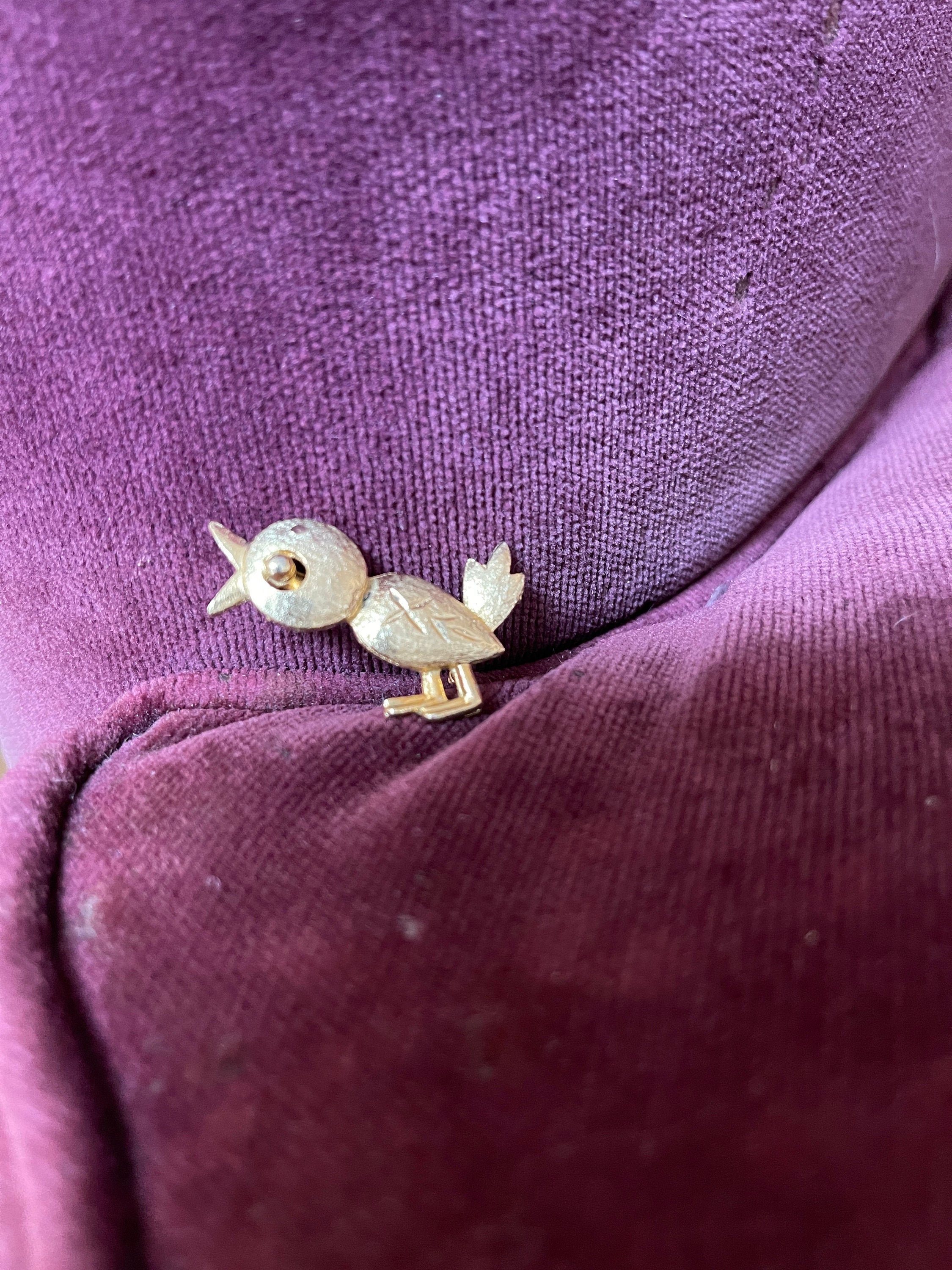 Details about   Vintage Bird Chick Pin Brooch Singing Mid Century Gold tone Jewelry Dubarry 