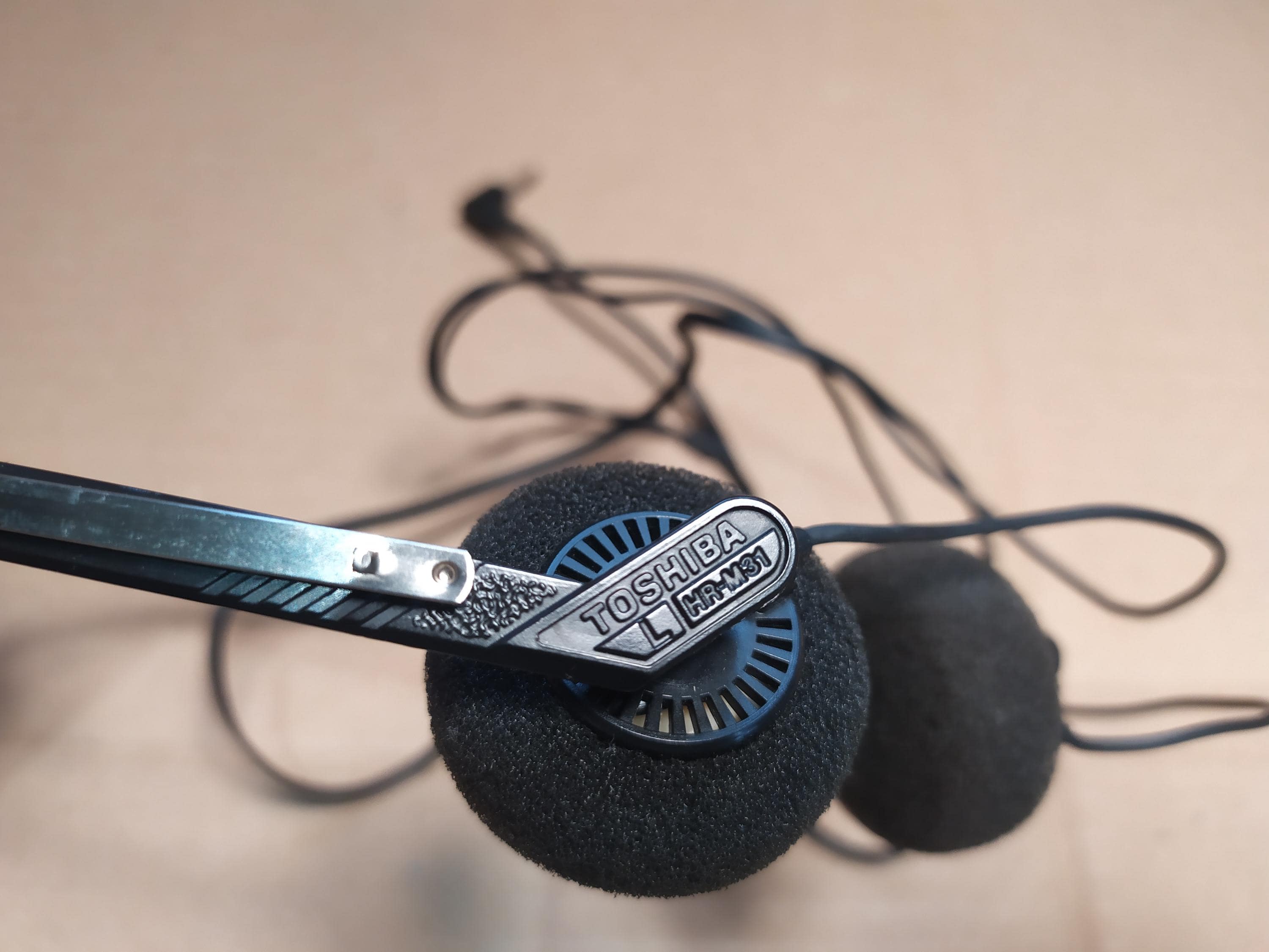 Vintage Toshiba KT-4549 Walk Man Compact Cassette Tape Player HR