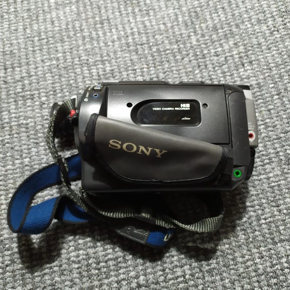 SONY CCD-TR728E Hi8 Analogue Camcorder Hi-fi Stereo Video TESTED
