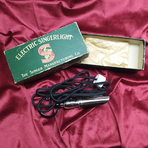Antique SINGER Singerlight sewing machine lamp rare 66k 201k 15k vintage sewing