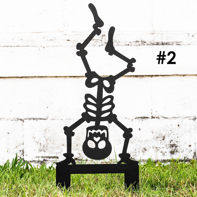 Outdoor Skeleton Halloween Decor, Halloween Outdoor Sign, Halloween Garden Signs, Metal Halloween Yard Stakes, Halloween Sign Skeleton Decor Skeleton #2 (1 item)