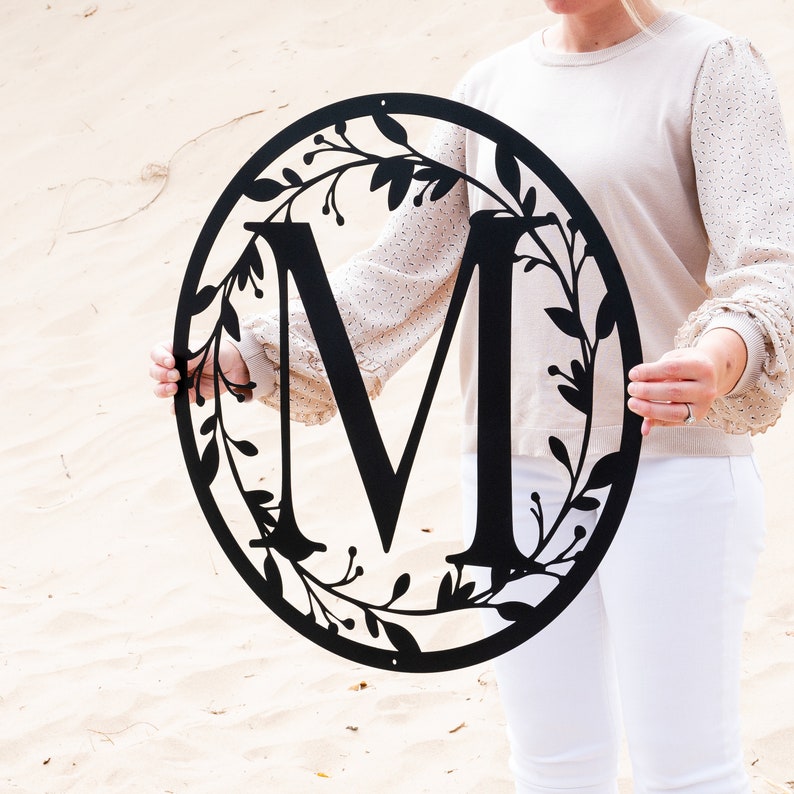 Metal Circle Letter Monogram with Vines Wall Monogram Sign Couples Gift Letter Decor, Letter Vine Monogram Wedding Gift, Metal Sign image 3