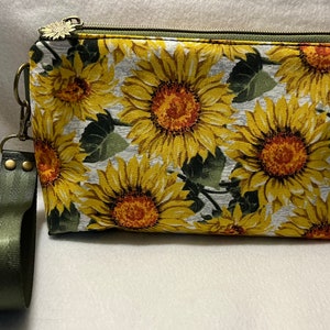 Beautiful Sunflower zippered pouch.