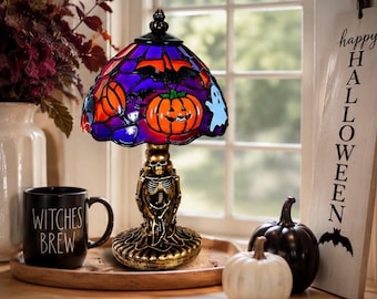 Gebrandschilderd glas tafellamp pompoen Halloween-stijl pompoen, accentlamp skelet voet, schattig spook en vleermuis Halloween-decor, aanrecht herfst