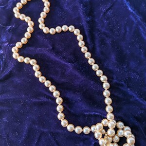 Necklace, Pearls,faux pearls,pearl necklace.
