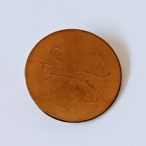 Pin of the letter k, circle K Pin, Vintage Pin, Circular Gold K Pin.