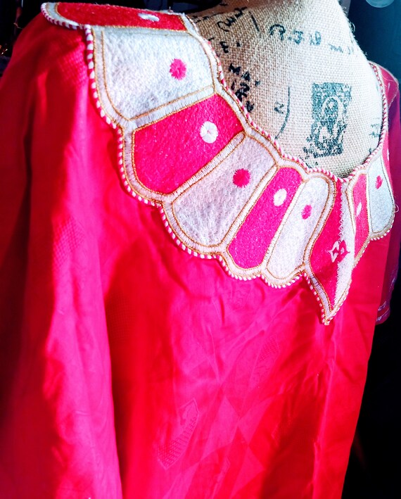 Blouse that's African folk and red - image 1