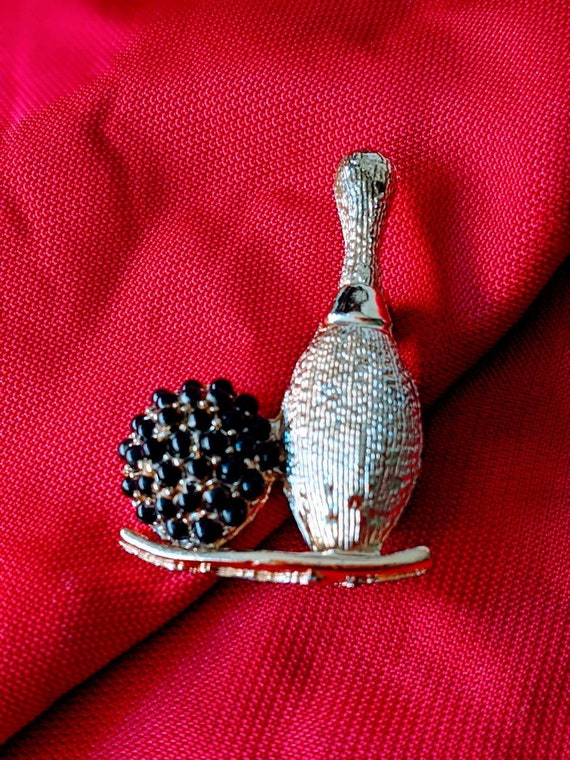 Pin of a bowling pin and ball fashion Pin. - image 10