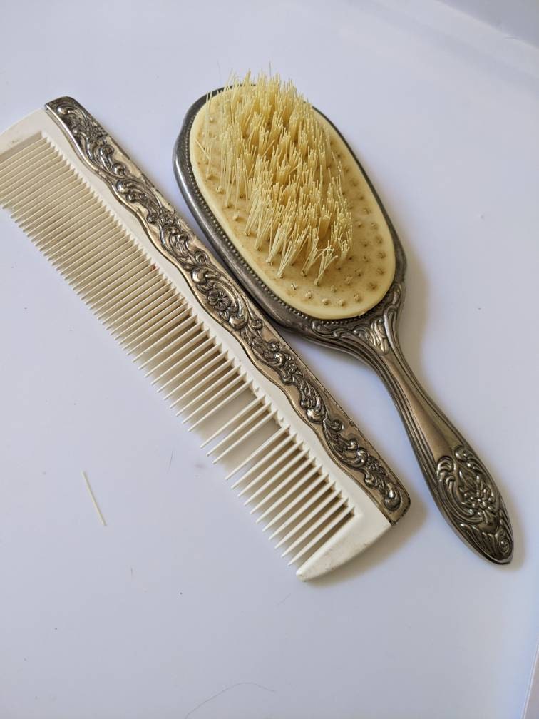 Vintage Antique 1900s Silver Plate Vanity Hair Brush Vintage Silver Plated Vanity Set Hand Brush And Comb | eBay main image 3