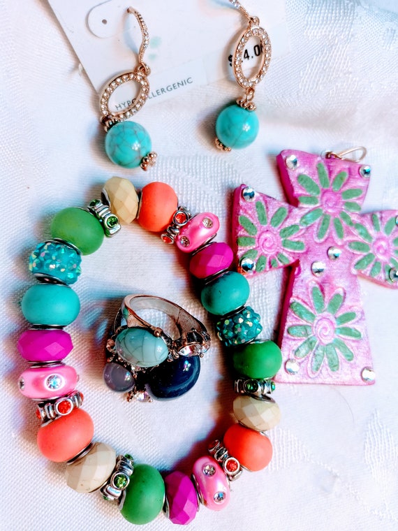 Jewelry set in happy colors - image 8