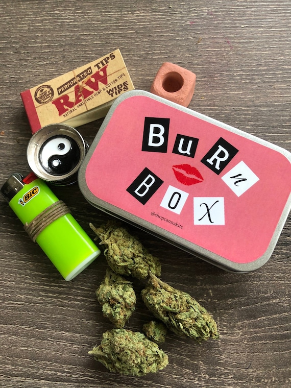 Weed accessories box -  France