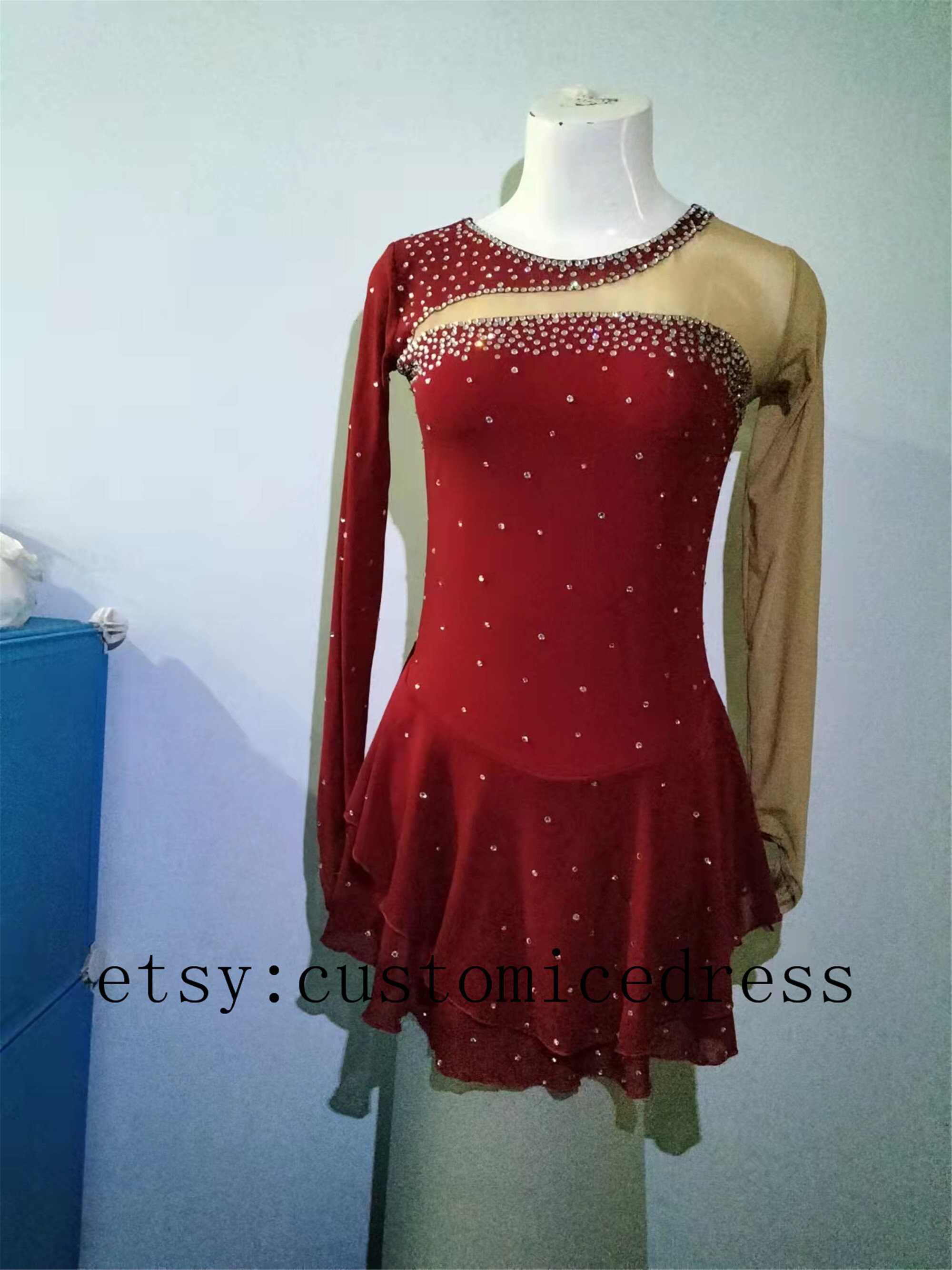 Fashion Custom Figure Skating Dresses Girls Ice Skating Competition Dresses With Crystals A2281