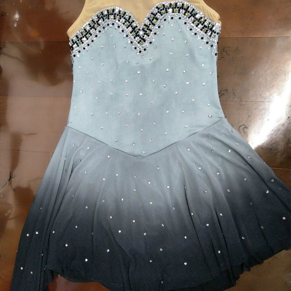 Competition Ice Skating Clothing Adult Grey Girls Figure Skating Dresses Custom Fade Beaded