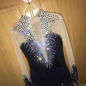 Abito da pattinaggio su ghiaccio Custom Girls Perline Maniche lunghe Donne Competizione Nera Abiti da pattinaggio Ice Kids Spandex High Stretch Fabric