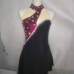 Black Figure Skating Dress Custom Girls Ice Skating Dresses Women Beaded Customize No Sleeves Competition Ice Skating Clothing Crystals