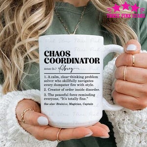 Tazza personalizzata per coordinatore del caos, regali per il capo, apprezzamento per il responsabile dell'ufficio E8142