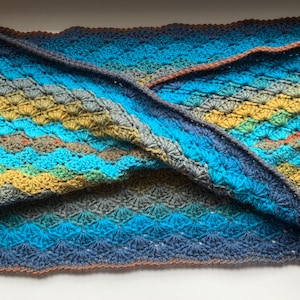 Peacock Mobius Scarf Crochet Pattern