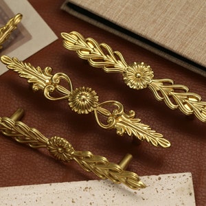 Puxador de armário de latão com flor, puxador de gaveta dourado, puxador de porta de guarda-roupa exclusivo, ferragens para armário