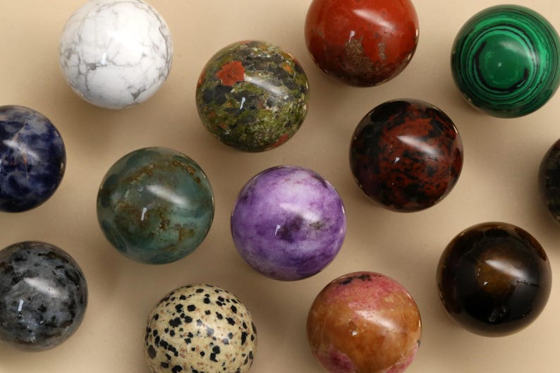 Individuell gravierter natürlicher Edelstein Sphere Schrankknopf, massiver Messing Basis Schubladenknauf, Luxus Kristall Möbelbeschläge, Boho Home Decor Bild 5