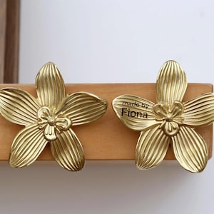 Flower Brass cabinet Pulls flower drawer Handles Cupboard Kitchen pulls Custom engrave  Cabinet Dresser furniture Hardware dresser knobs