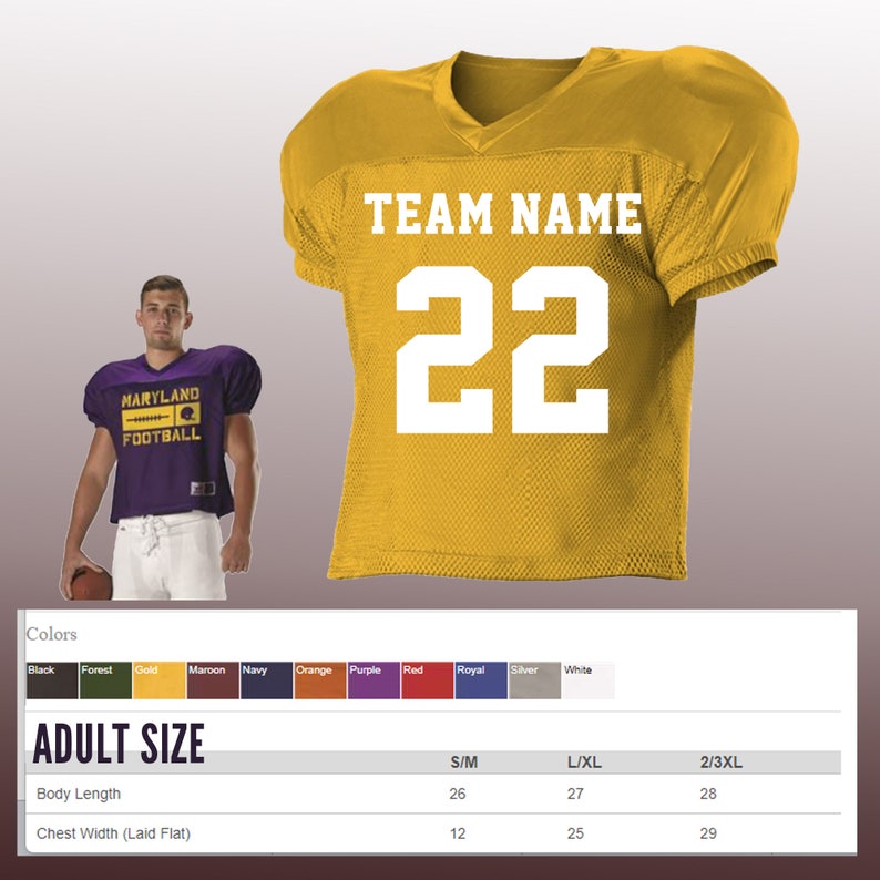 Peut inclure: Un maillot de football dor&eacute; avec le texte "TEAM NAME" et le num&eacute;ro "22" en blanc. Le maillot est pr&eacute;sent&eacute; avec une personne portant un maillot de football violet avec le texte "MARYLAND FOOTBALL". L'image montre &eacute;galement un nuancier et des informations de taille.