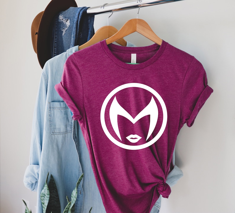 WandaVision Marvel TV-program T-shirt | WandaVision-ikoner | WandaVision T-shirt | Wanda & Vision I Agatha All Along T-shirt I Superhjälte-tröja Heather Raspberry