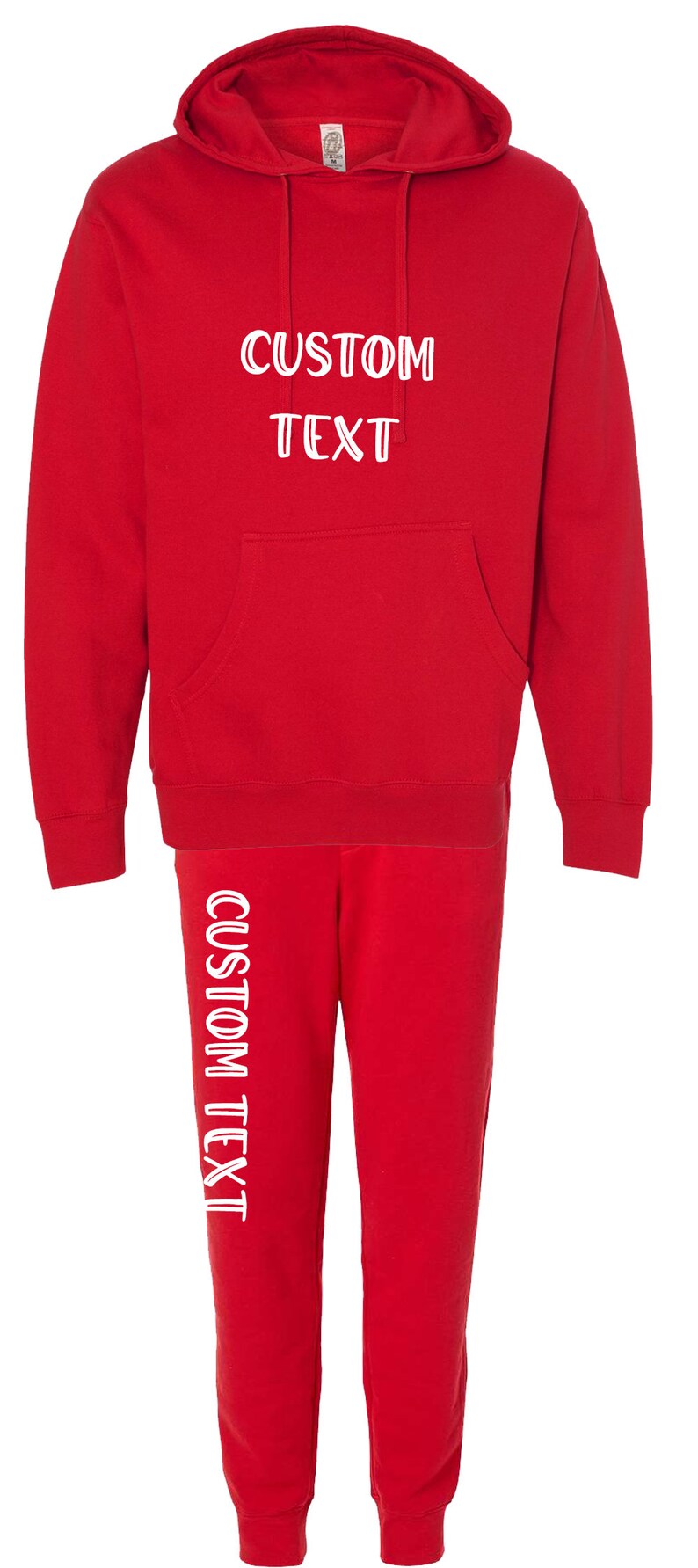 Pode incluir: Conjunto vermelho de moletom com capuz e cal&ccedil;as de moletom. O moletom tem um bolso frontal e um capuz com cord&atilde;o. O texto "CUSTOM TEXT" &eacute; impresso na frente do moletom e na perna esquerda.