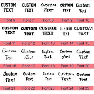 Pode incluir: Uma lista de fontes com 25 estilos diferentes, cada um exibindo as palavras "CUSTOM TEXT". As fontes variam em estilo, de negrito a it&aacute;lico, e est&atilde;o dispostas em uma grade com r&oacute;tulos numerados.