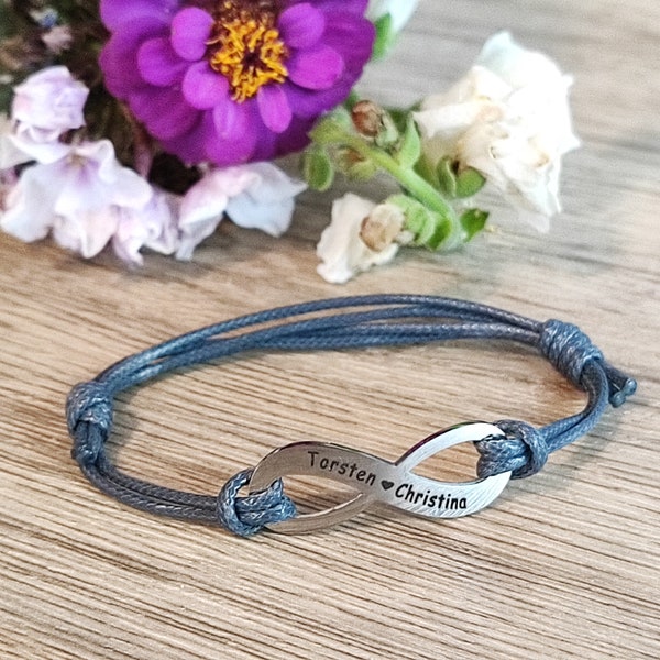 Armband "Infinity" mit Namen I Armband Unendlichkeitszeichen I Geschenk Armband Mama I Armband Familie Namen I Armband Gravur Paar I grau