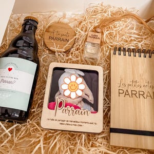 Coffret Cadeau Parrain, Demande de Parrain ou Meilleure Parraine Porte clé, decapsuleur, diffuseur, bloc-notes, bouchon, ...