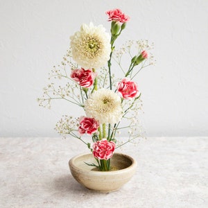 Wazakura Minoyaki Sand Beige Round Glazed Ikebana Flower Vase, Made in Japan