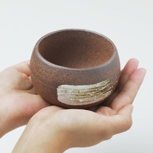 Wazakura Banko Series Handmade Ceramic Bonsai Pot 3.8 in Made in Japan, Small Garden Planter, Mini Cactus and Succulent Bowl (White Brush)