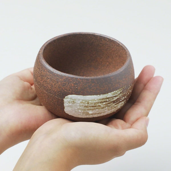 Wazakura Banko Series Handmade Ceramic Bonsai Pot 3.8 in Made in Japan, Small Garden Planter, Mini Cactus and Succulent Bowl (White Brush)