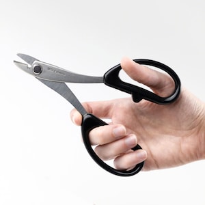 Wazakura Stainless Steel Scissor Style Wire Cutter. Made in Japan. Wire Clipping Tool, Bonsai and Ikebana Wire Stripper