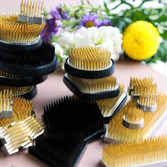 Kenzan Giapponesi Per Ikebana - 4 Pezzi Mini In Ottone Per Arrangiamenti Floreali - Foto 11