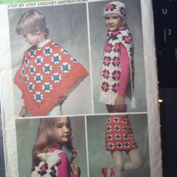 vintage Simplicity 9742 UNCUT.  Step by Step crochet instructions