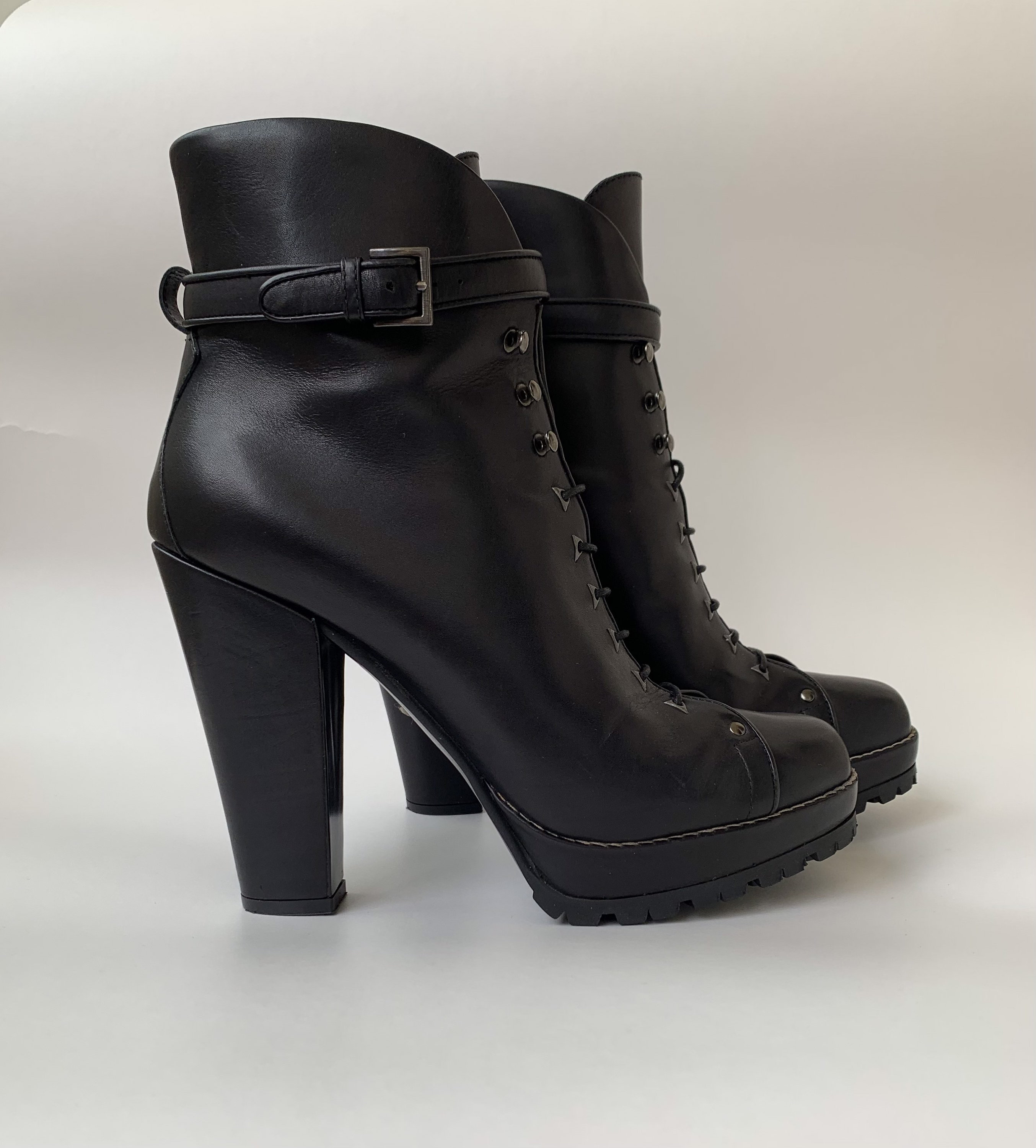 Chanel Black Leather Paris Dallas Ankle Length Boots Size 38 Chanel