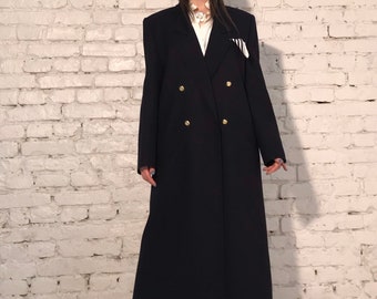 Louis Feraud oversized double breasted woolen coat in dark navy, Vintage end of 1980’s size S-M