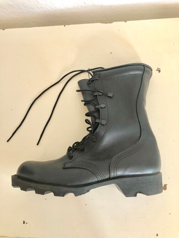 combat boots size 4