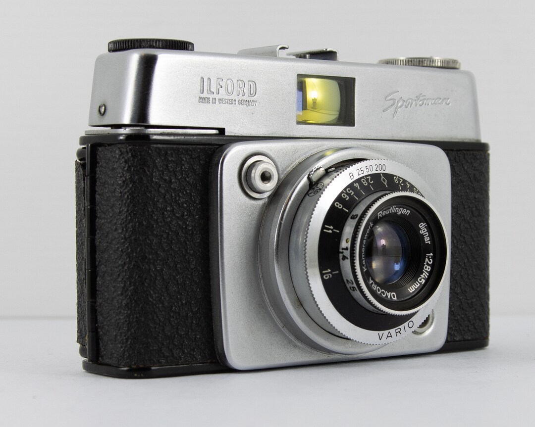 Ilford Sportsman Mark III 35mm Film Camera Complete With a Dacora F2.8