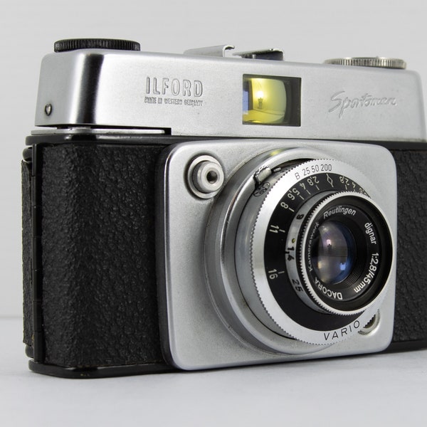 Ilford Sportsman Mark III 35mm film camera complete with a Dacora f2.8 45mm lens , Made in Germany circa 1950's with serial number 141135