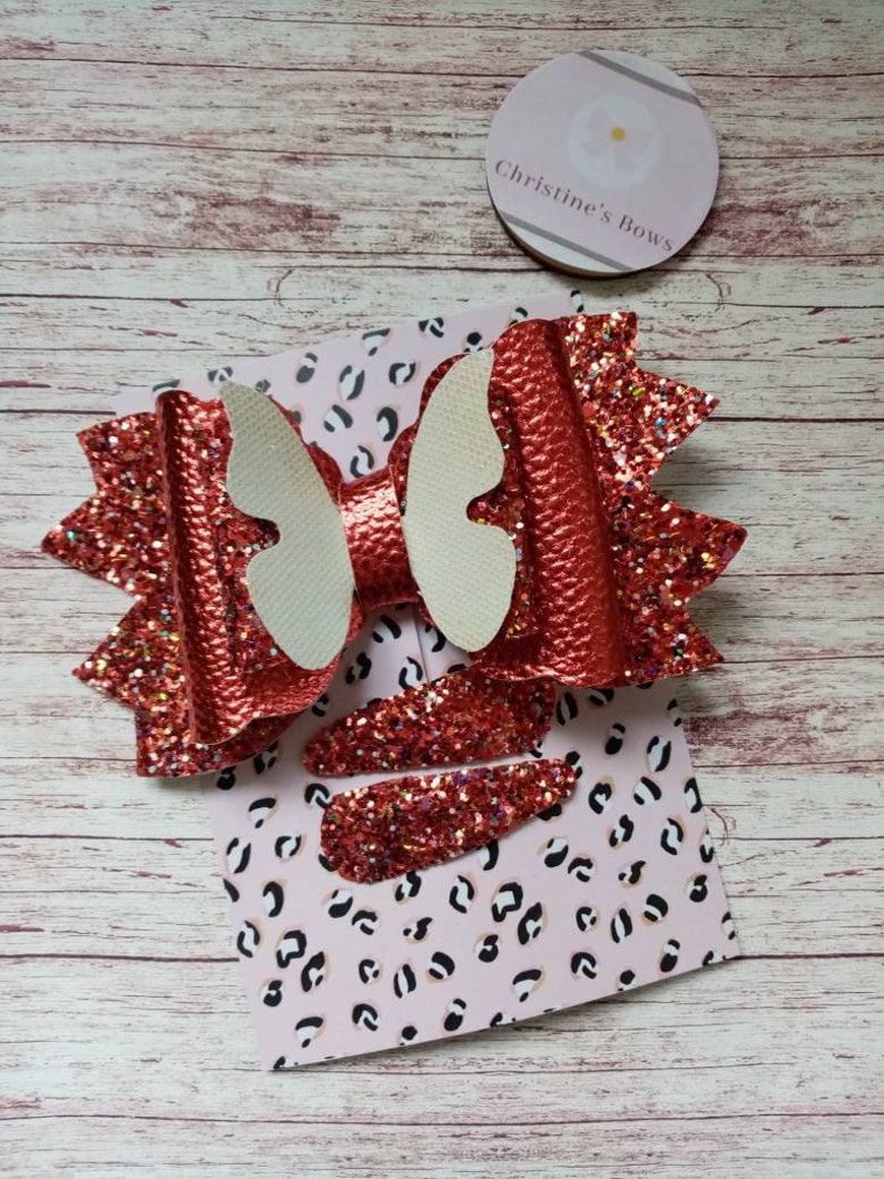 Medium Dolly bow and snap clip set