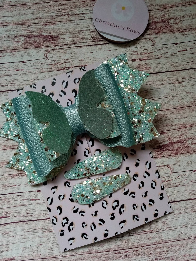 Medium Dolly bow and snap clip set
