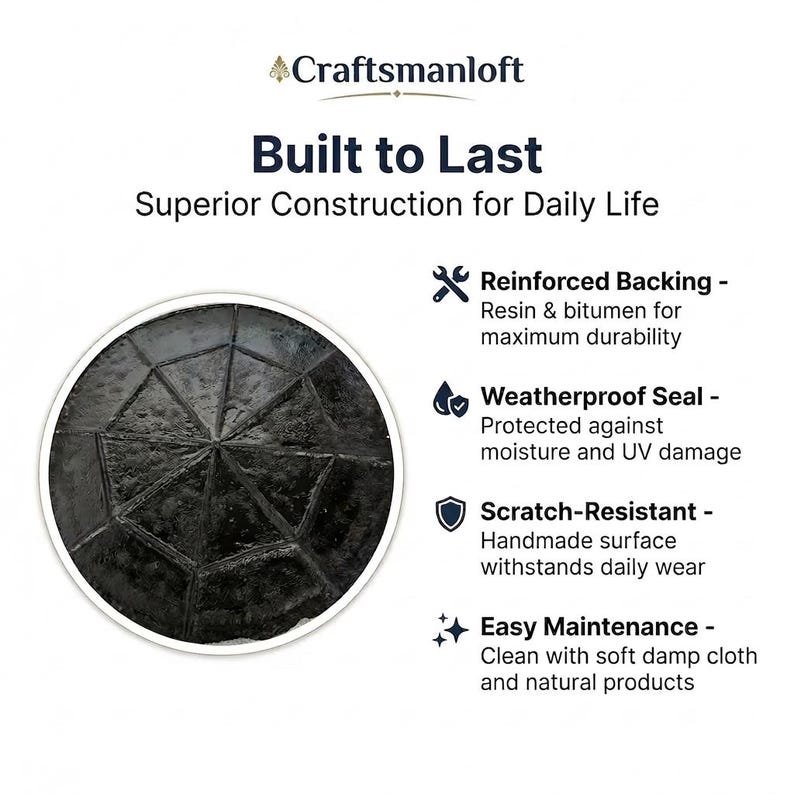 以下が含まれることがあります： Craftsmanloft Built to Lastと題されたインフォグラフィック。幾何学的に分割された表面を持つ黒い円形の物体が描かれています。テキストには、樹脂とアスファルトによる補強された裏地、耐候性シール、耐傷性表面、およびメンテナンス方法が記載されています。