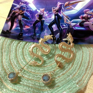 K/DA League of Legend POP STAR Akali concept design Dragon crystal two ways earring