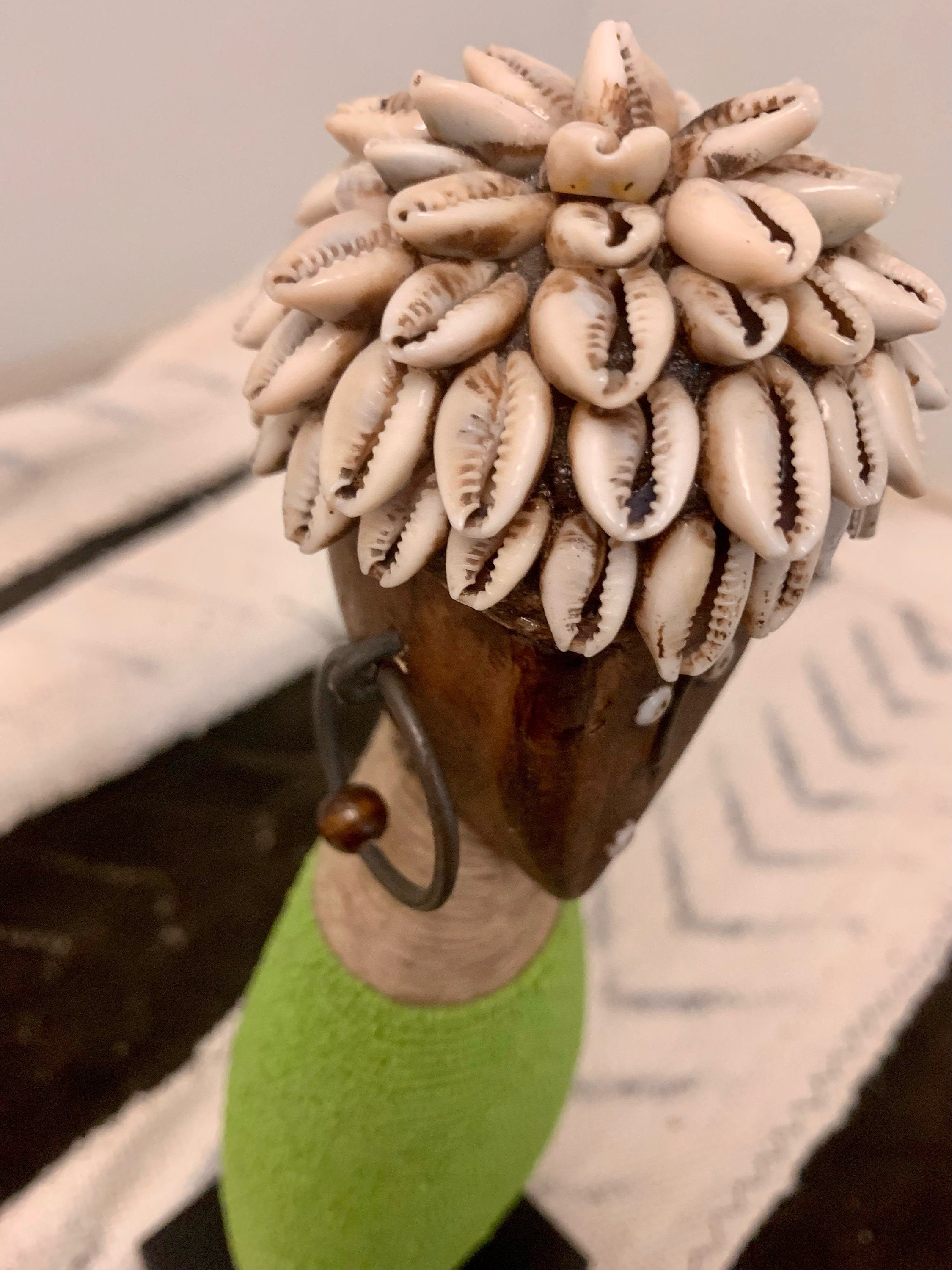 破損品 30-32 cm-A ナムジ人形 - ライム | 豊穣の人形 | 彫刻人形